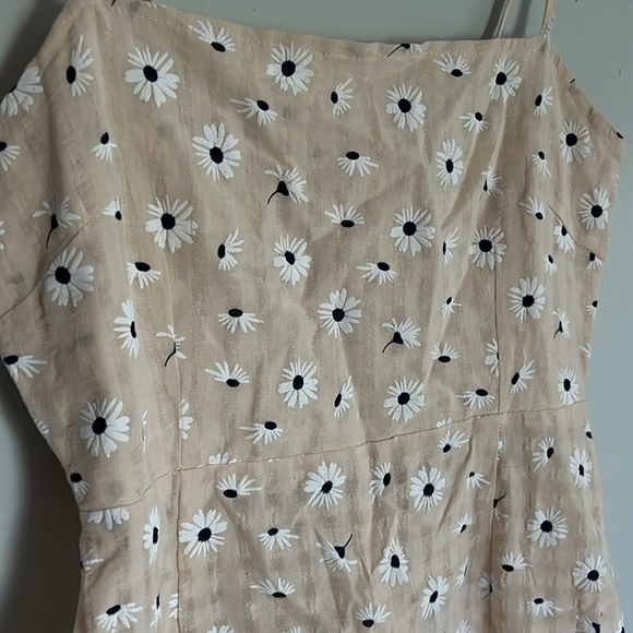 Brave soul women’s tan daisy print dress - Picture 2 of 4